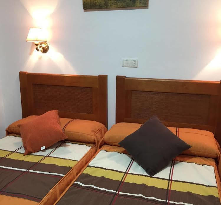 Hostal Argentina Caces Exterior foto